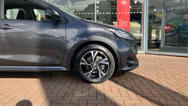 Toyota Yaris 1.5 Hybrid Design 5dr CVT Hybrid Hatchback